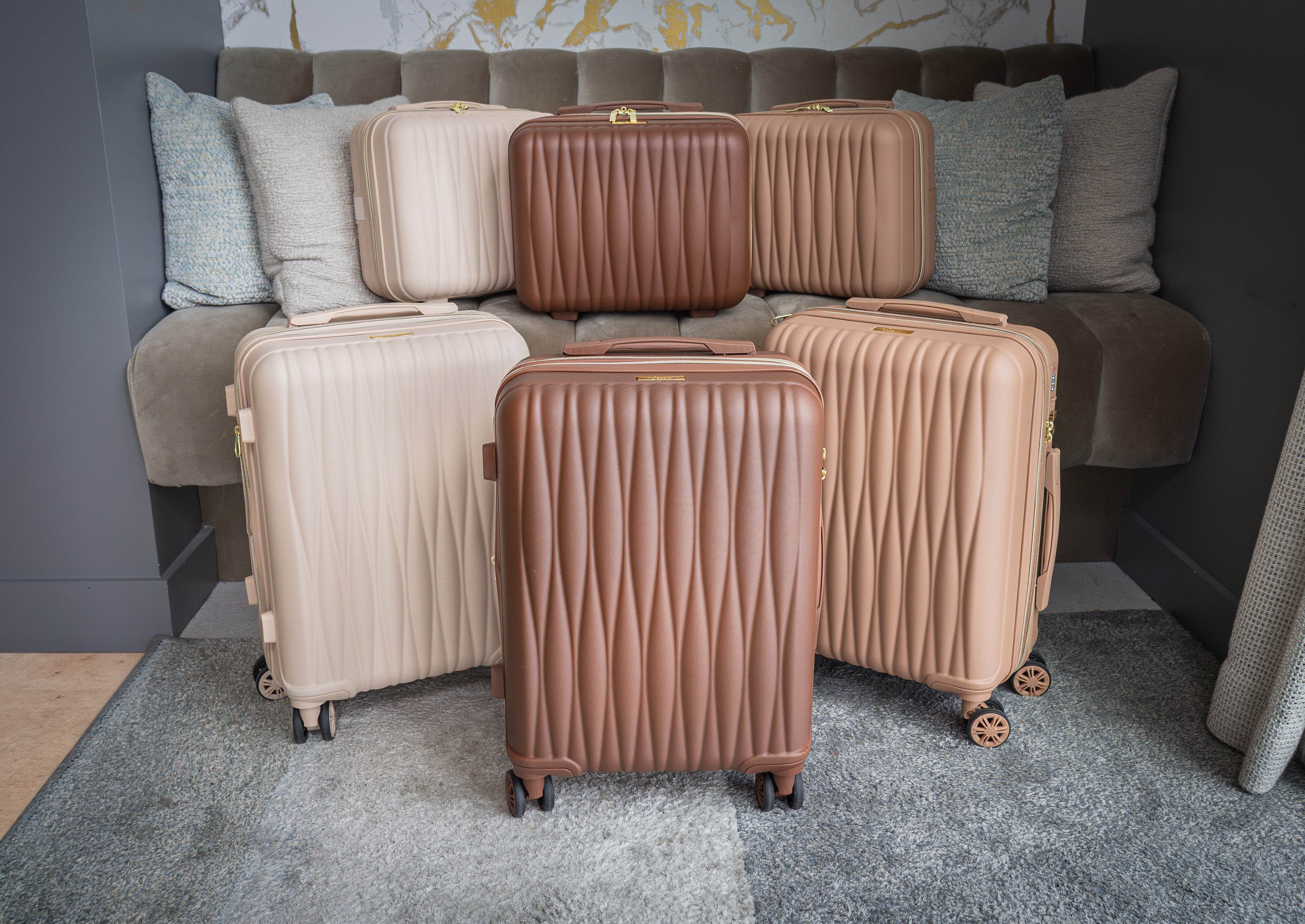Ms. Jetsetter 2-Piece Expandable Luggage Set with Bonus Shoe Bag & 3-P