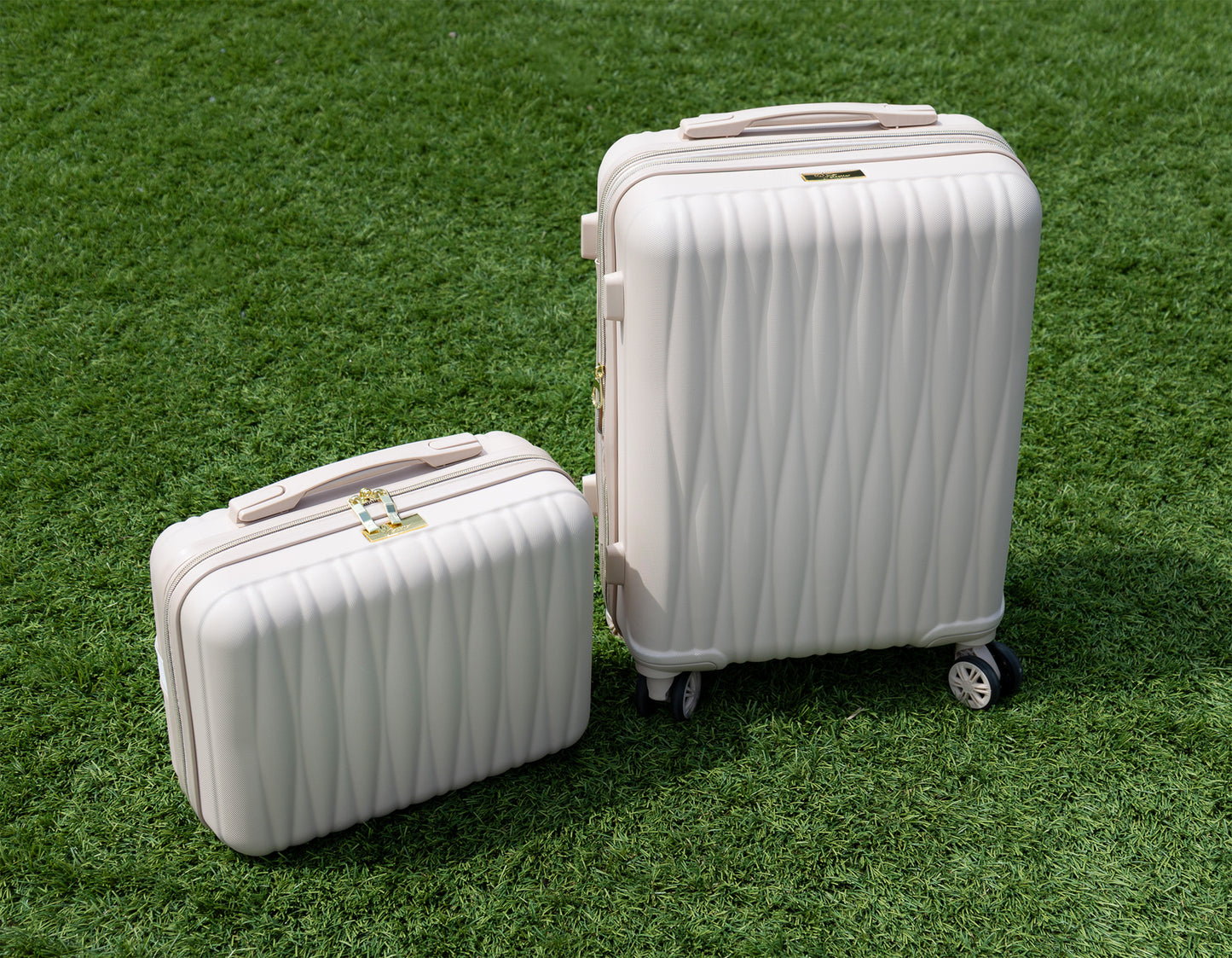 Ms. Jetsetter 2-Piece Expandable Luggage Set with Bonus Shoe Bag & 3-Piece Packing Cube Set
